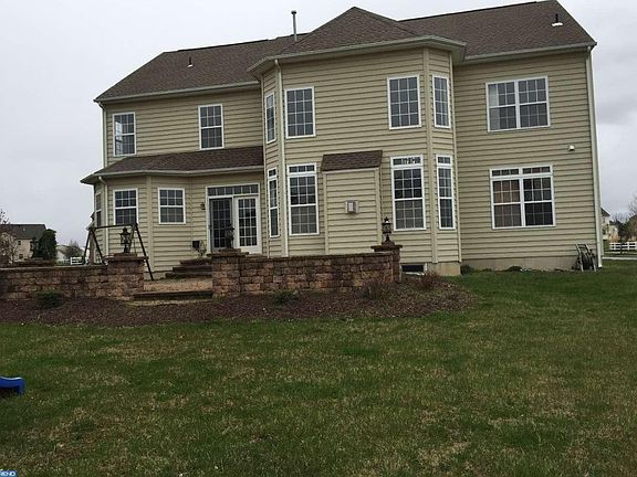 4th image of 219 Bucktail Dr