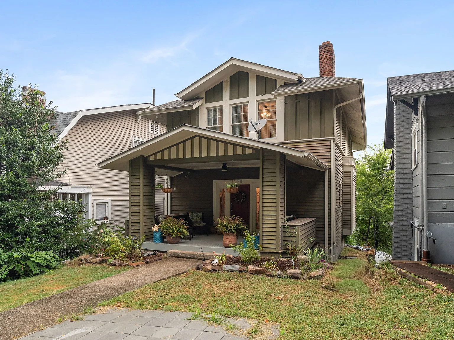 3 bed, 2.5 bath, 2450 sqft, $2,495 — Photo 3