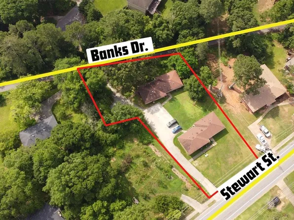 817 Stewart St, Carrollton, GA 30117