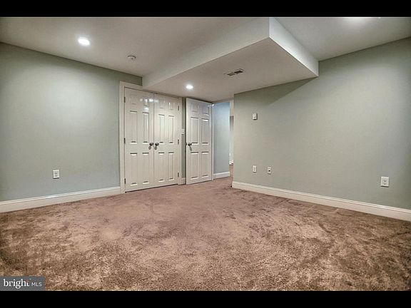 2nd image of 5 Woods Dr