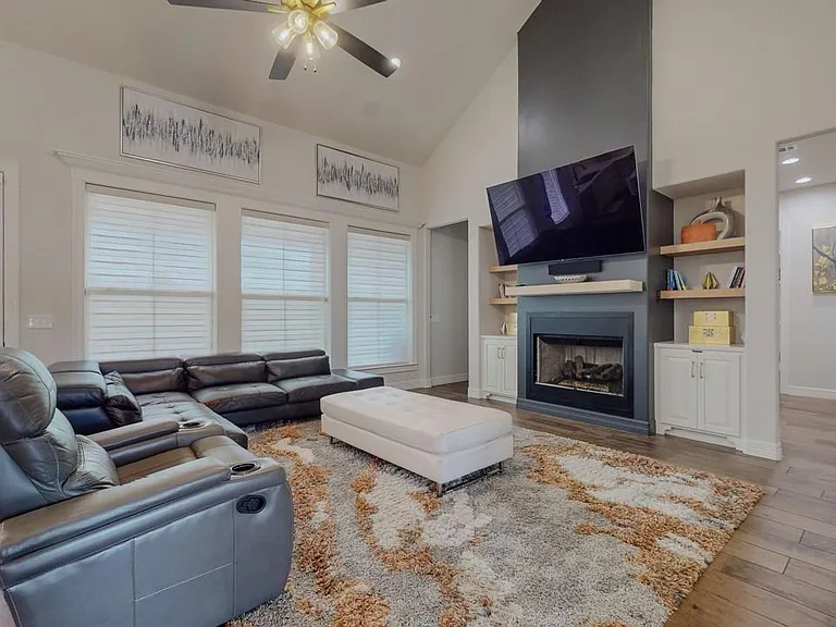 112 Pindo Palm Dr — Photo 3