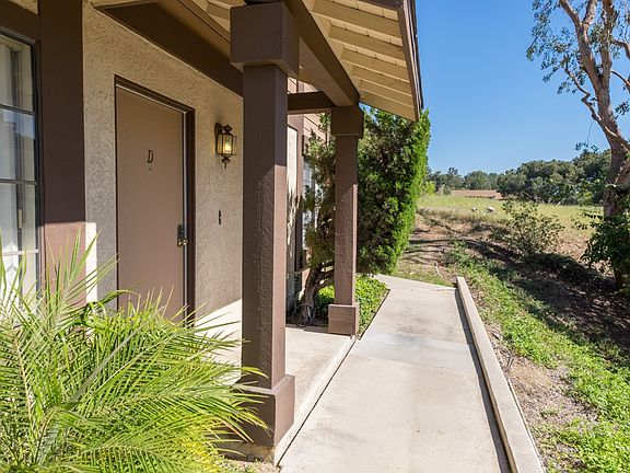 3rd image of 21735 Laurelrim Dr Unit D