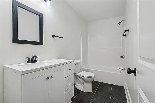 4023 Franklin Ave — Photo 8
