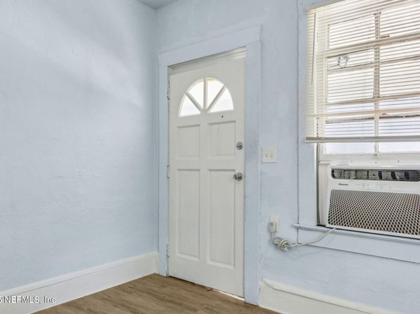 jacksonville-florida-154611322 picture