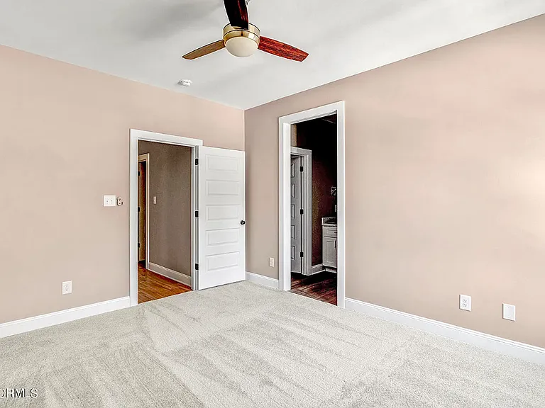 239 Ingle St — Photo 17