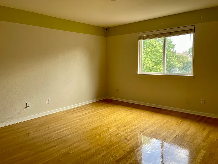 5447 S Valdai St — Photo 16