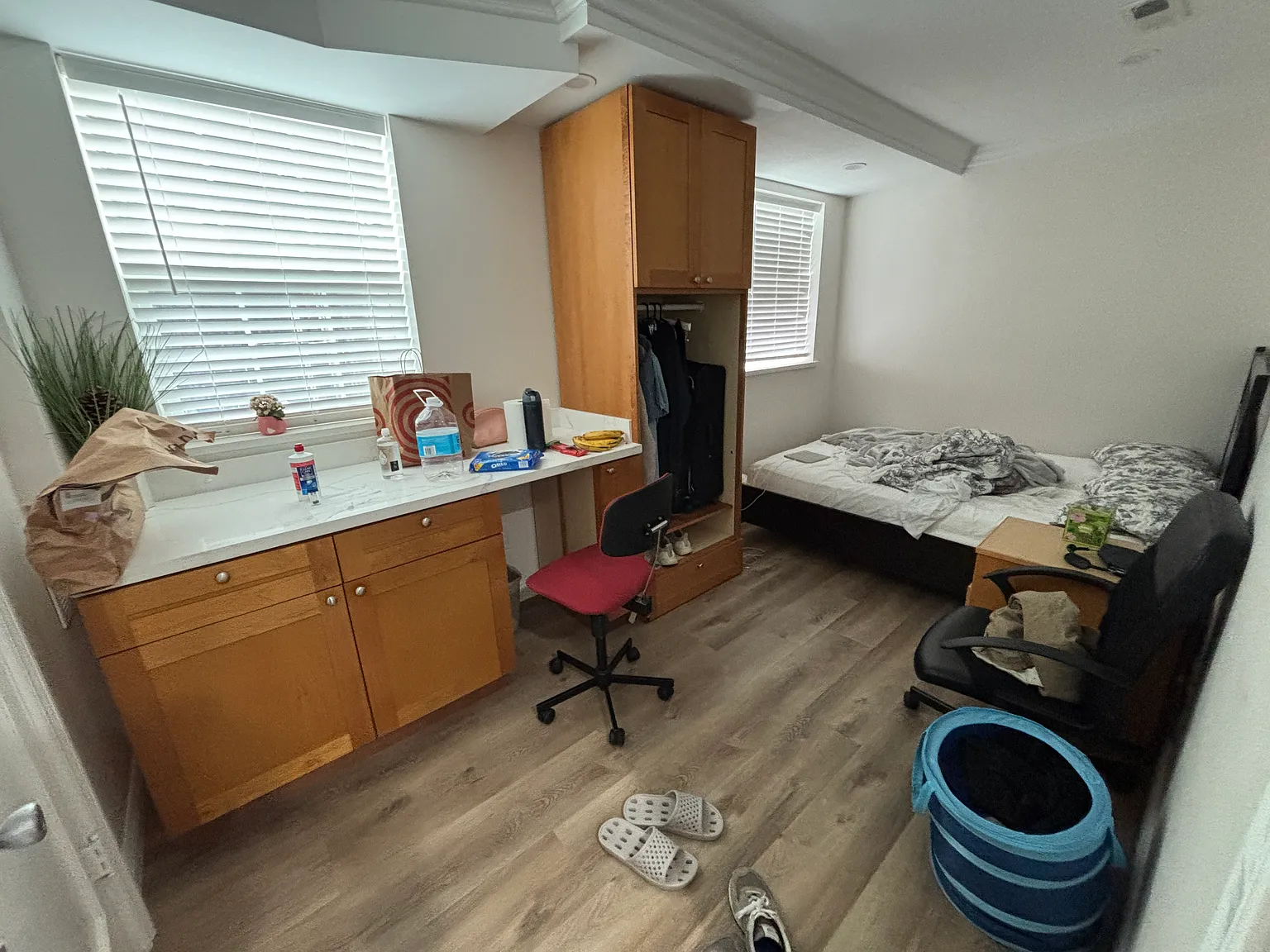 5 bed, 1200 sqft, $1,700 — Photo 3