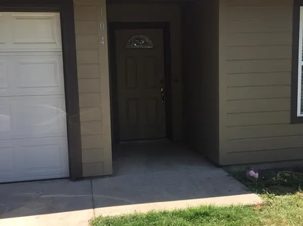 104 Herron St, Farmersville, TX 75442