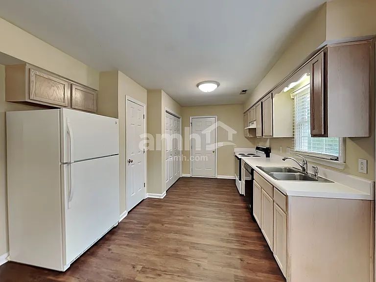 3700 Whitley Ct — Photo 3