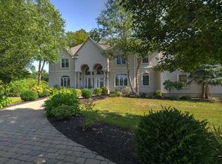 8 Gulicks Ln, Cranbury, NJ 08512