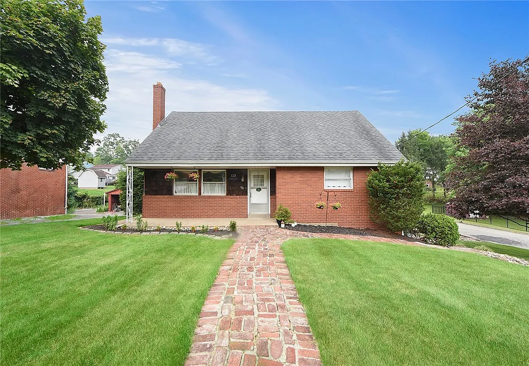 123 Sunrise Dr photo 1