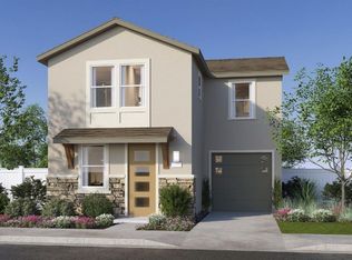 6623 E Crimson Dr, Fresno, CA 93727