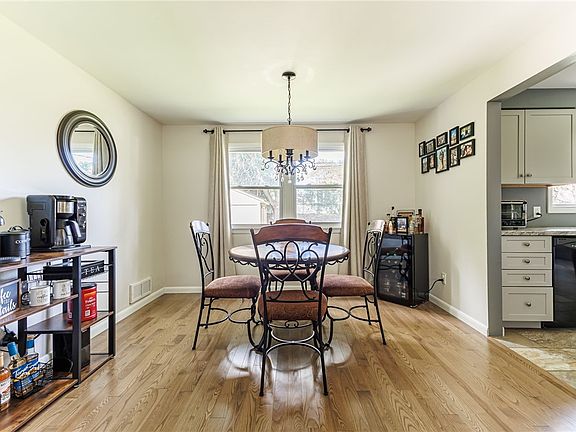 5th image of 50 Medallion Cir