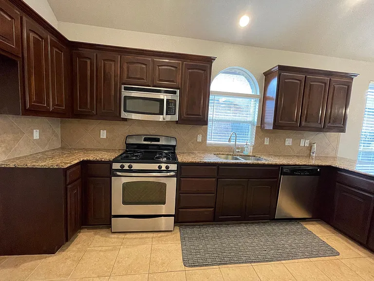 2361 Half Moon Bay Ln — Photo 5