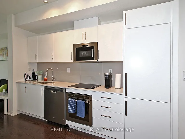 460 Adelaide St E #525 — Photo 14