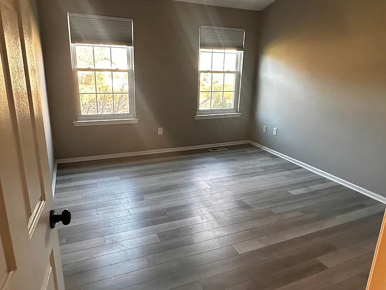 45 Portsmouth Ct — Photo 9