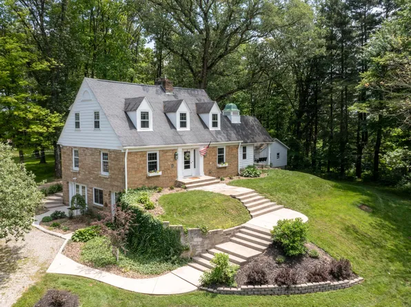 5461 Fairmount Rd, Newark, OH 43056