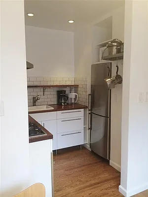 Rented by R New York | media 12