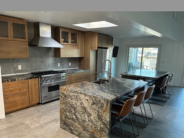 4885 N Point — Photo 5
