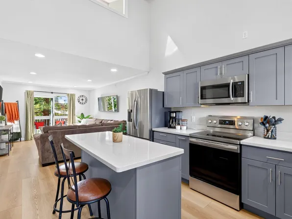 3839 Vineyard Ave APT E, Pleasanton, CA 94566