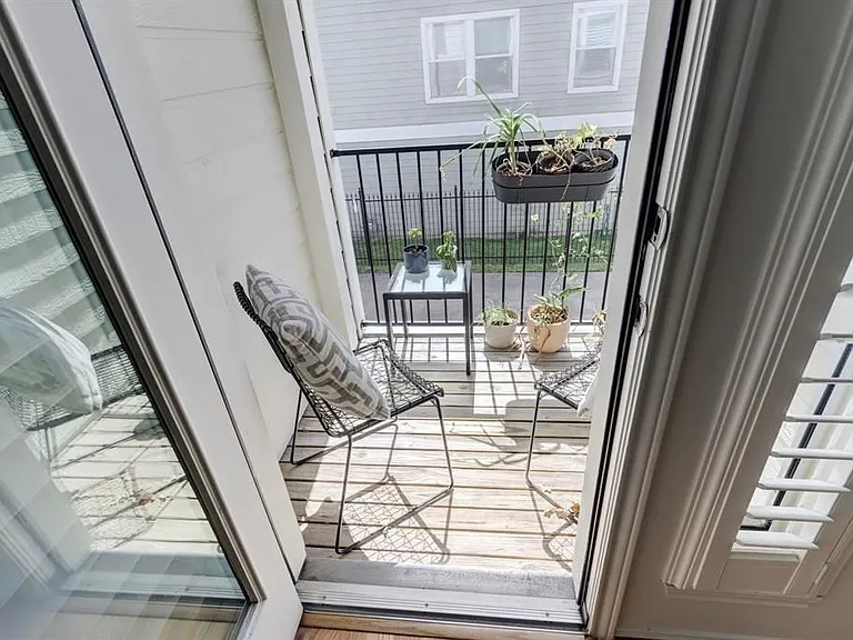 1237 W 17th St — Photo 25