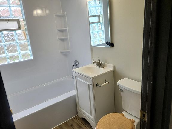 3rd image of 5278 N 28th St #5278