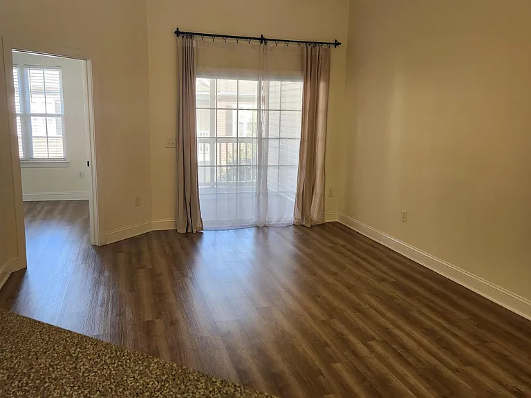 766 Algonquin Dr #F — Photo 2