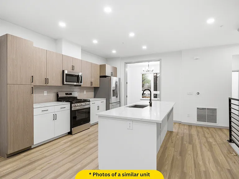 University Hills Townhomes — Photo 59