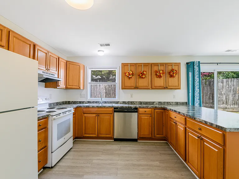 7822 Citadel Ct — Photo 8