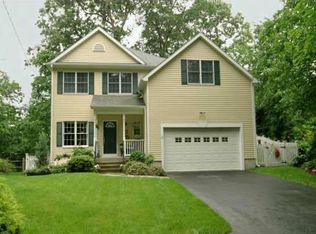 22 Woodbine Rd, Norwalk, CT 06853