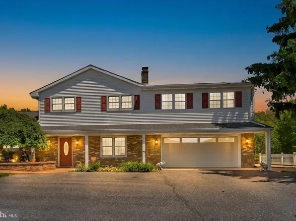 2016 S Forge Rd, Palmyra, PA 17078