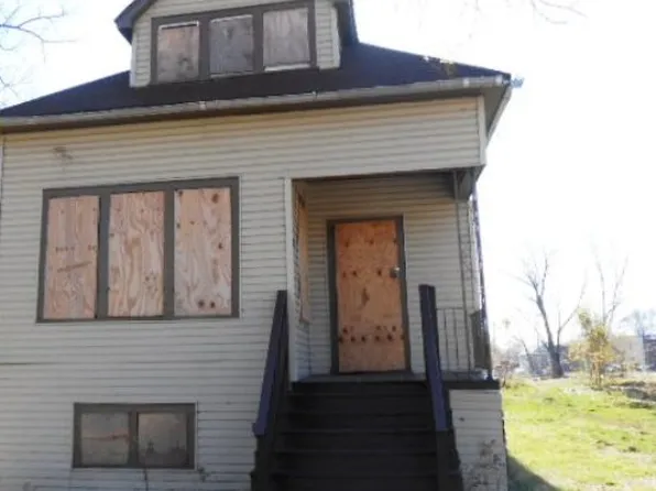 2769 E 82nd St, Chicago, IL 60617