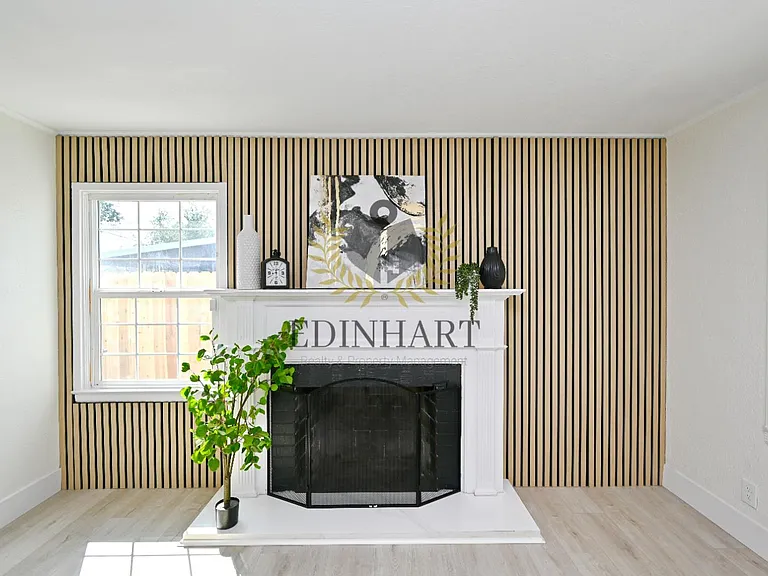 1584 N Carruth Ave #A — Photo 7