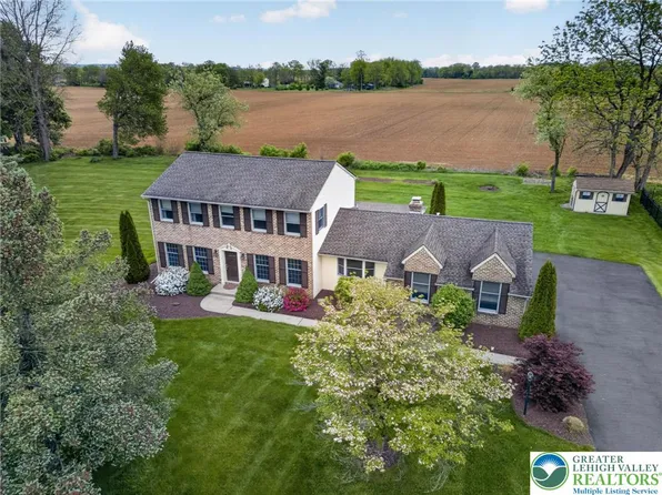 7098 Limerick Sq, Bethlehem, PA 18017