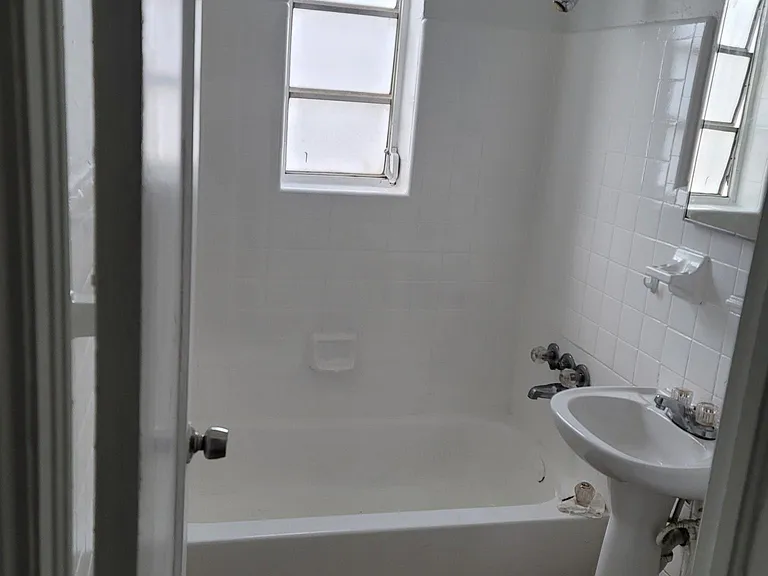 1350 Euclid Ave #6 — Photo 5