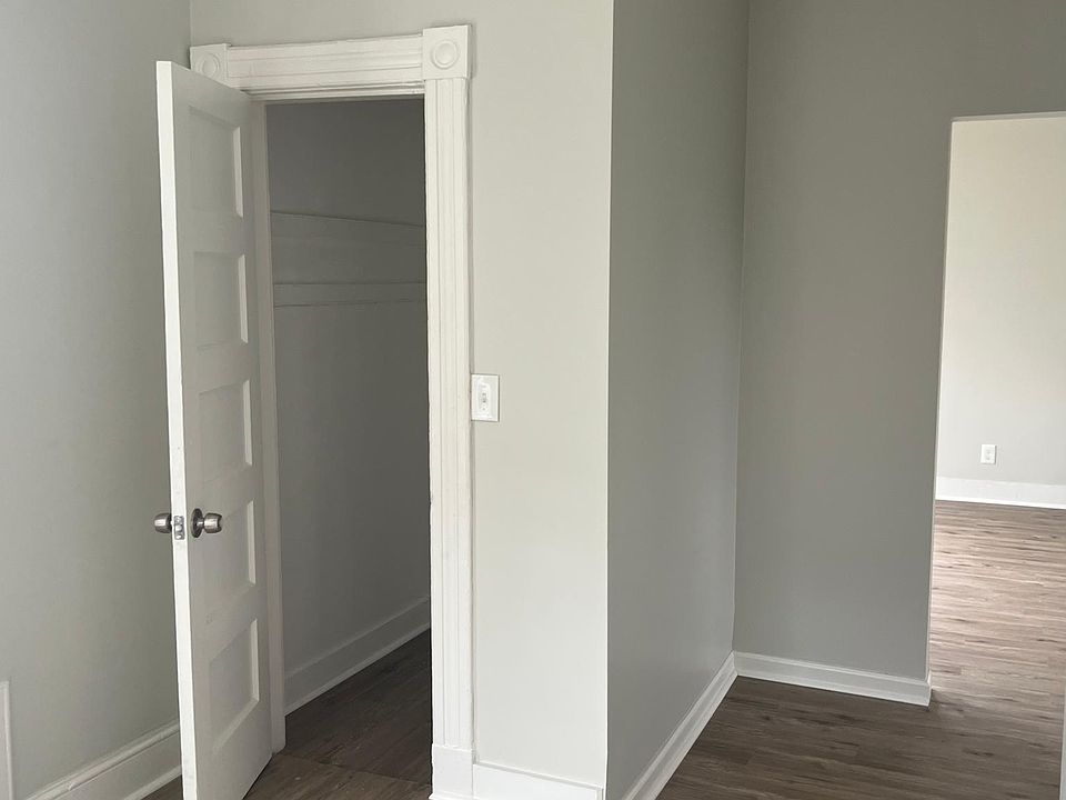 Bonus room to hallway and living room