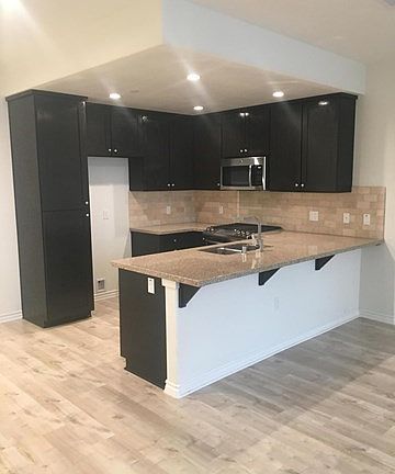 327 Newbury kitchen