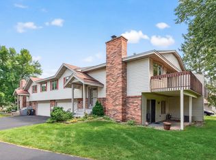 5657 Chatsworth St N, Shoreview, MN 55126
