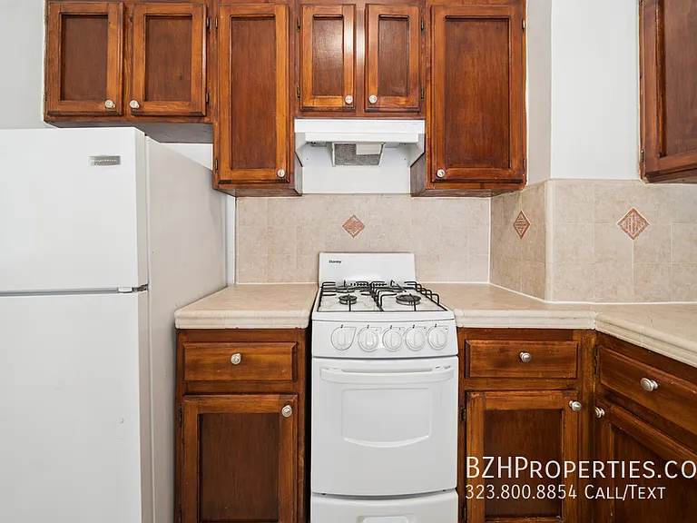 1267 Vin Scully Ave — Photo 15