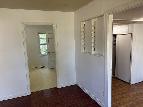 2nd image of 1827 E McFarland St
