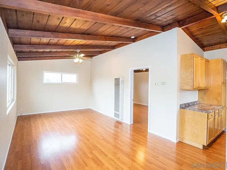 432 Civic Center Dr — Photo 3