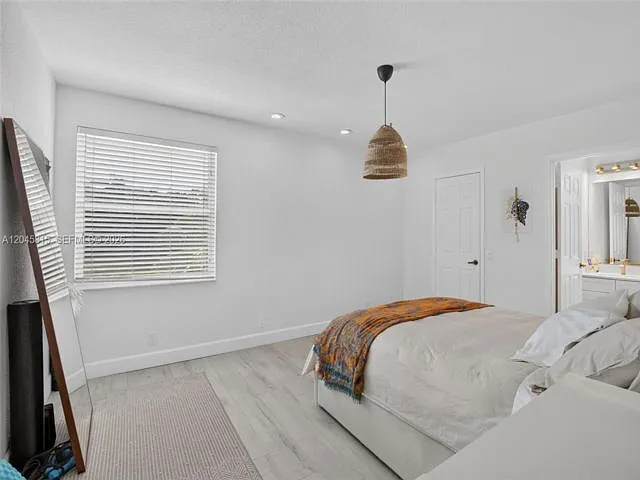 981 Waterside Cir — Photo 15