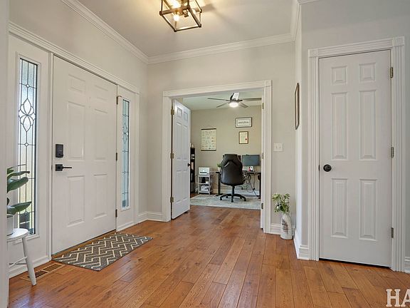 4th image of 3315 Sherwood Forest Dr