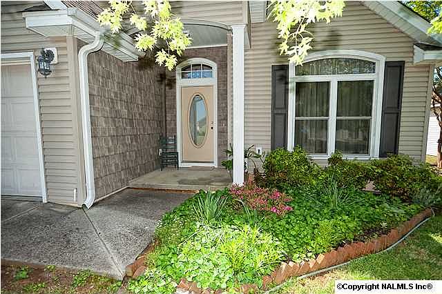 1st image of 2601 Bonnie Oaks Dr SW