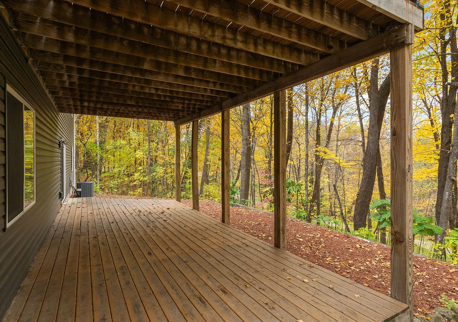 4/3/3 Remodeled Rambler For Rent | Private Wooded Retreat On 2+ Acres Available Now — Photo 3