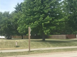 2824 Manitowoc Rd, Green Bay, WI 54311