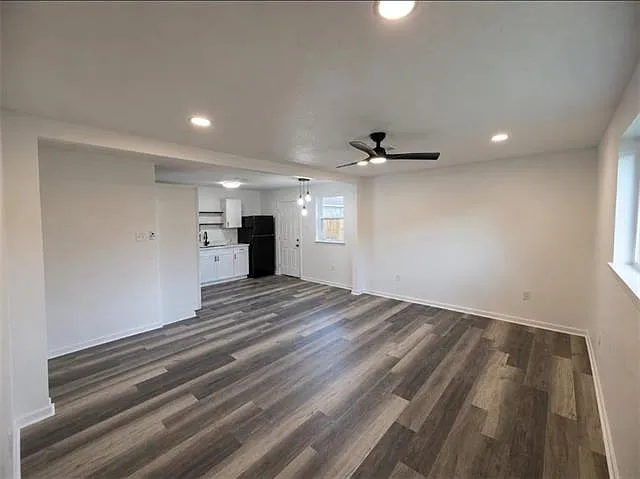 3 bed, 2.0 bath, 933 sqft, $1,650 — Photo 3