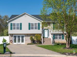 225 Mayfield Ln, Waynesboro, VA 22980