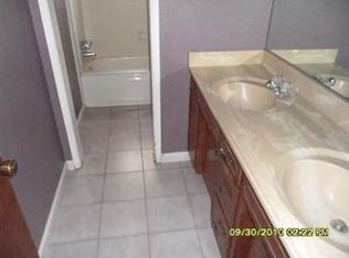 375 Kenwood Dr, Lemoore, CA 93245