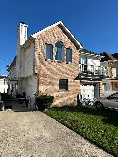 215 E Walnut St #1